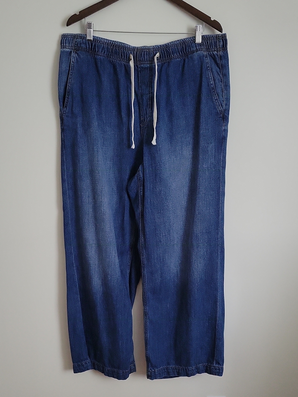 Gap Factory Women's High Rise Wide-Leg Jeans- Size XL- New!